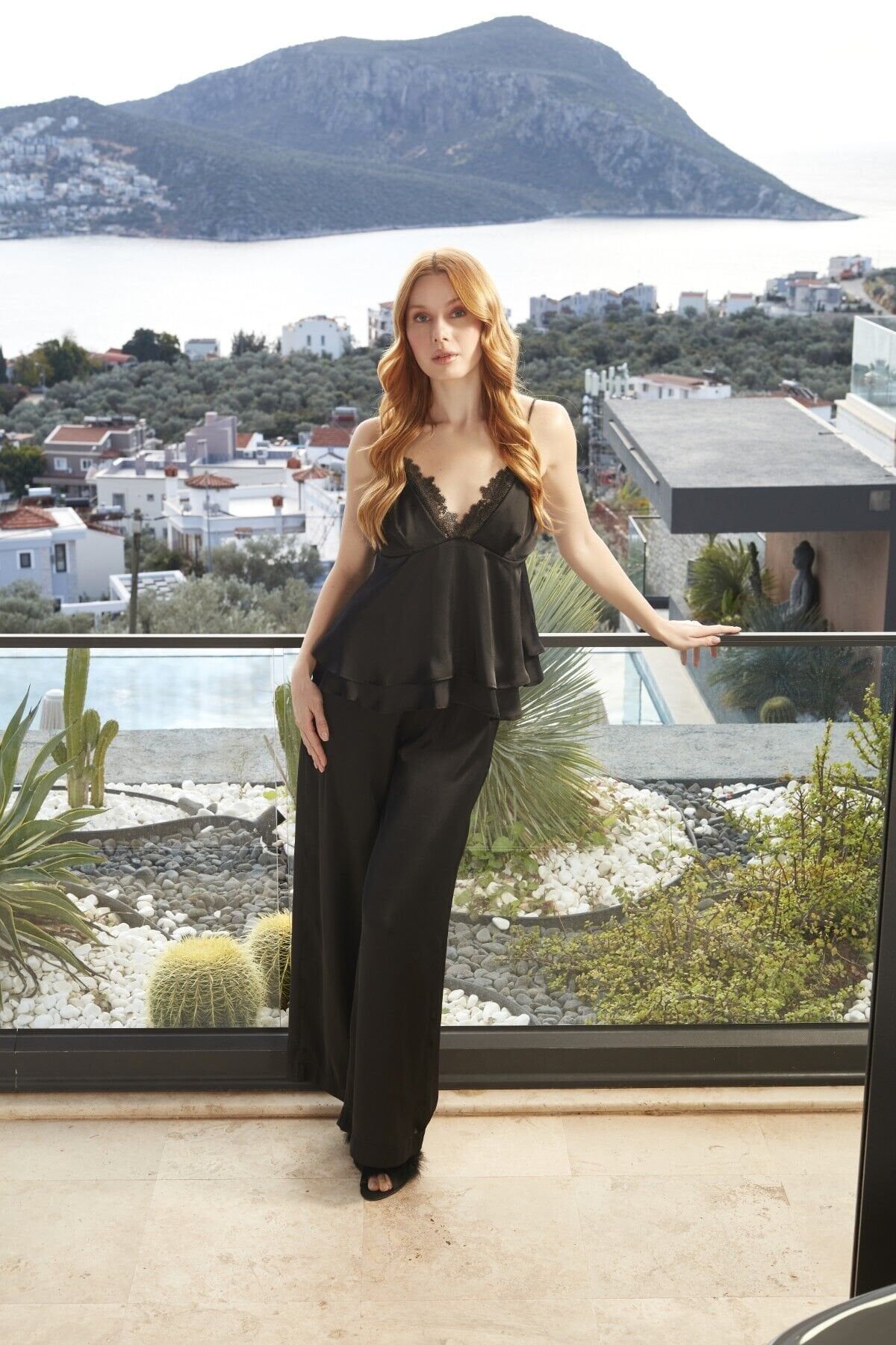 Dantel Detay Askılı Saten Pijama Takımı