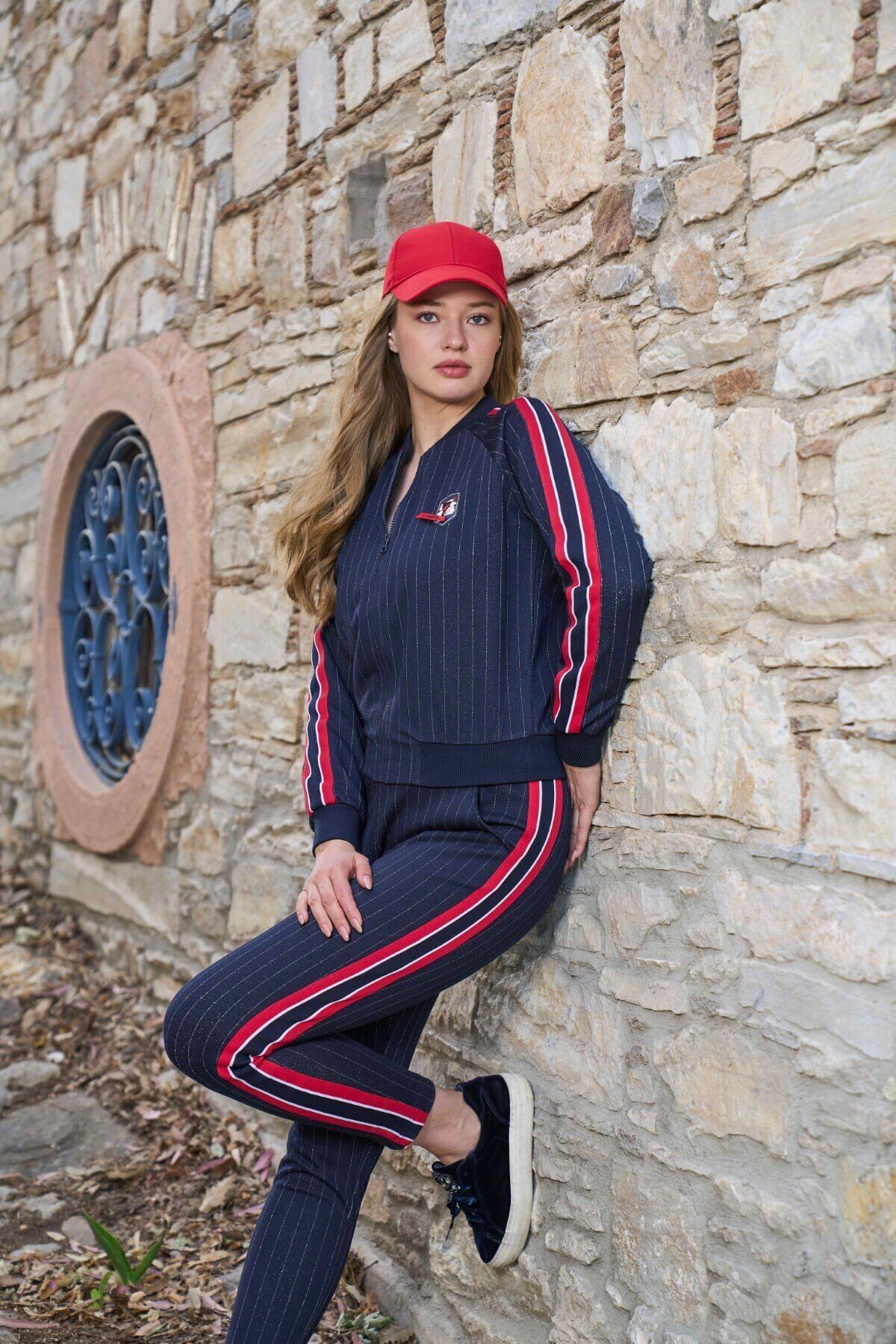 Çizgi Desen Spor Eşofman Takımı 40