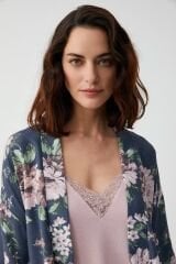 Çiçek desenli üçlü pijama takımı