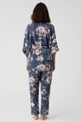 Çiçek desenli üçlü pijama takımı