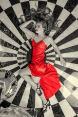 DANTELLİ UZUN YIRTMAÇLI SATEN GECELİK ELBİSE STRİNG TAKIM KIRMIZI