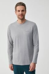 Yumuşak dokulu pijama takımı