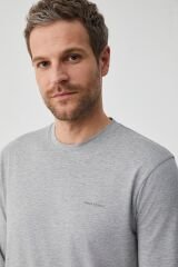 Yumuşak dokulu pijama takımı