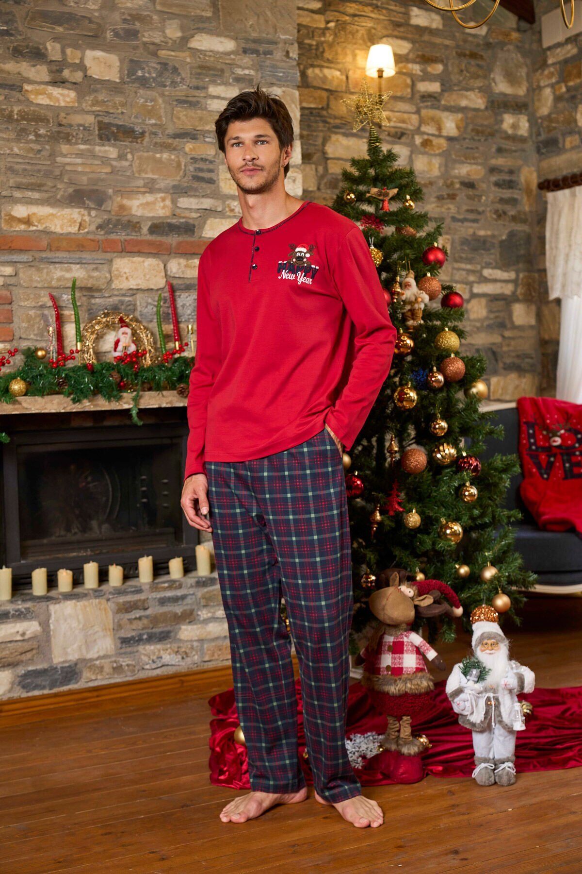 Yeni Yıl Temalı Ekose Desen Erkek Pijama Takımı